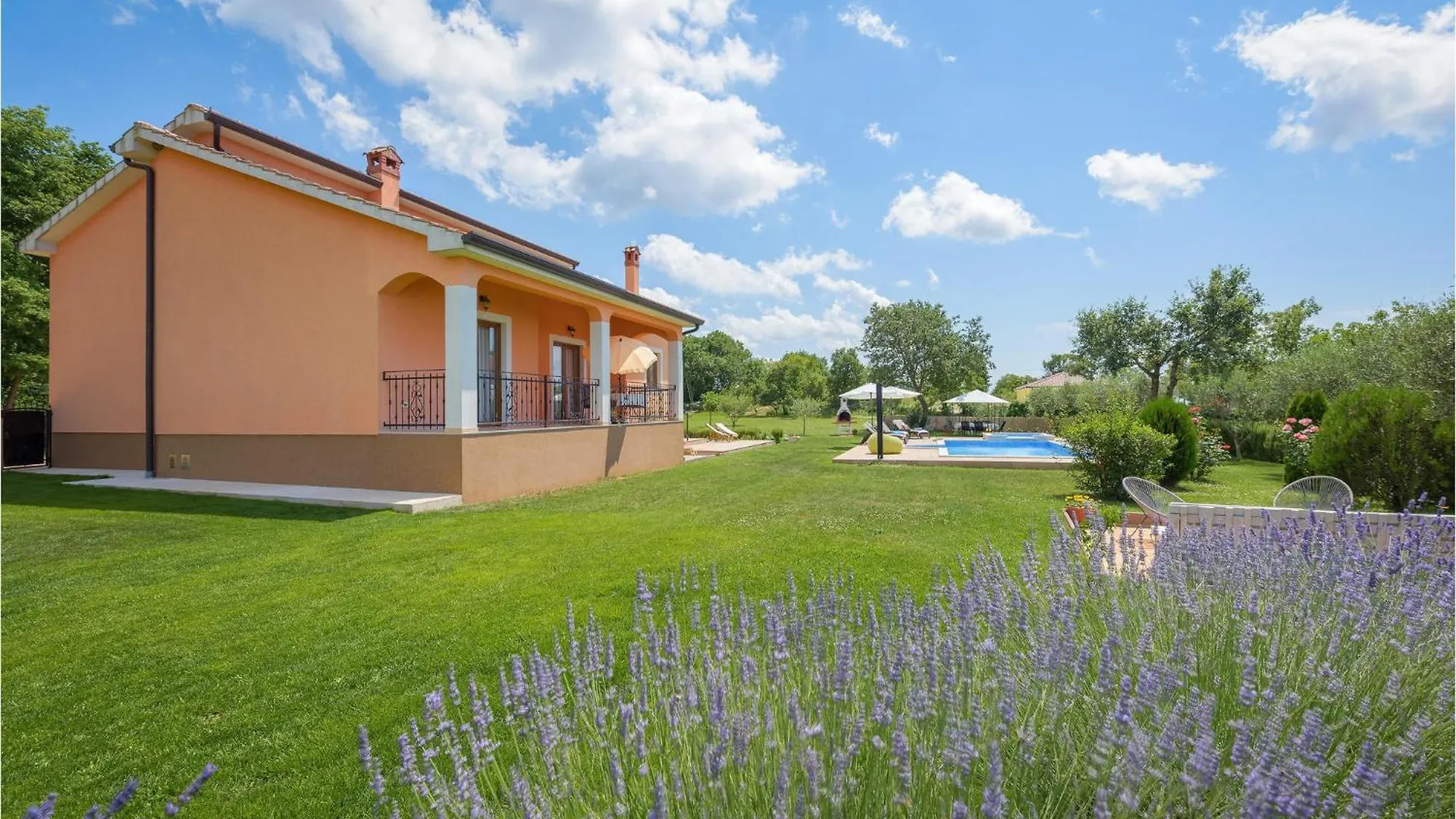 Two-Bedroom Holiday Home In Tinjan