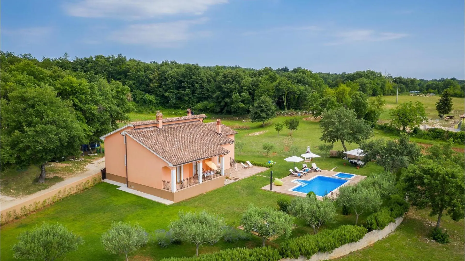 Two-Bedroom Holiday Home In Tinjan 0*,  Croatia
