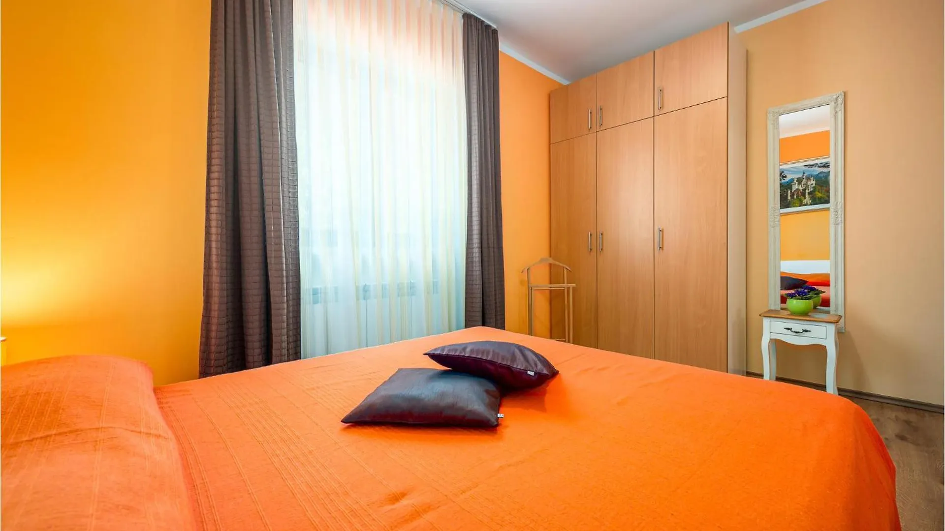 Two-Bedroom Holiday Home In Tinjan
