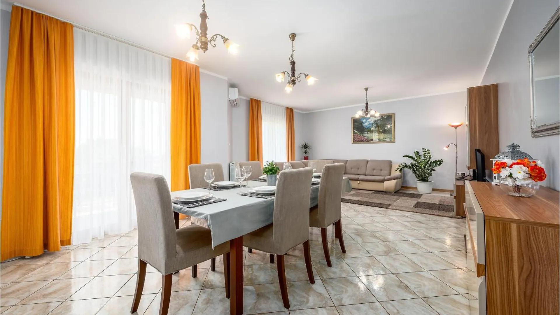Two-Bedroom Holiday Home In Tinjan 0*,