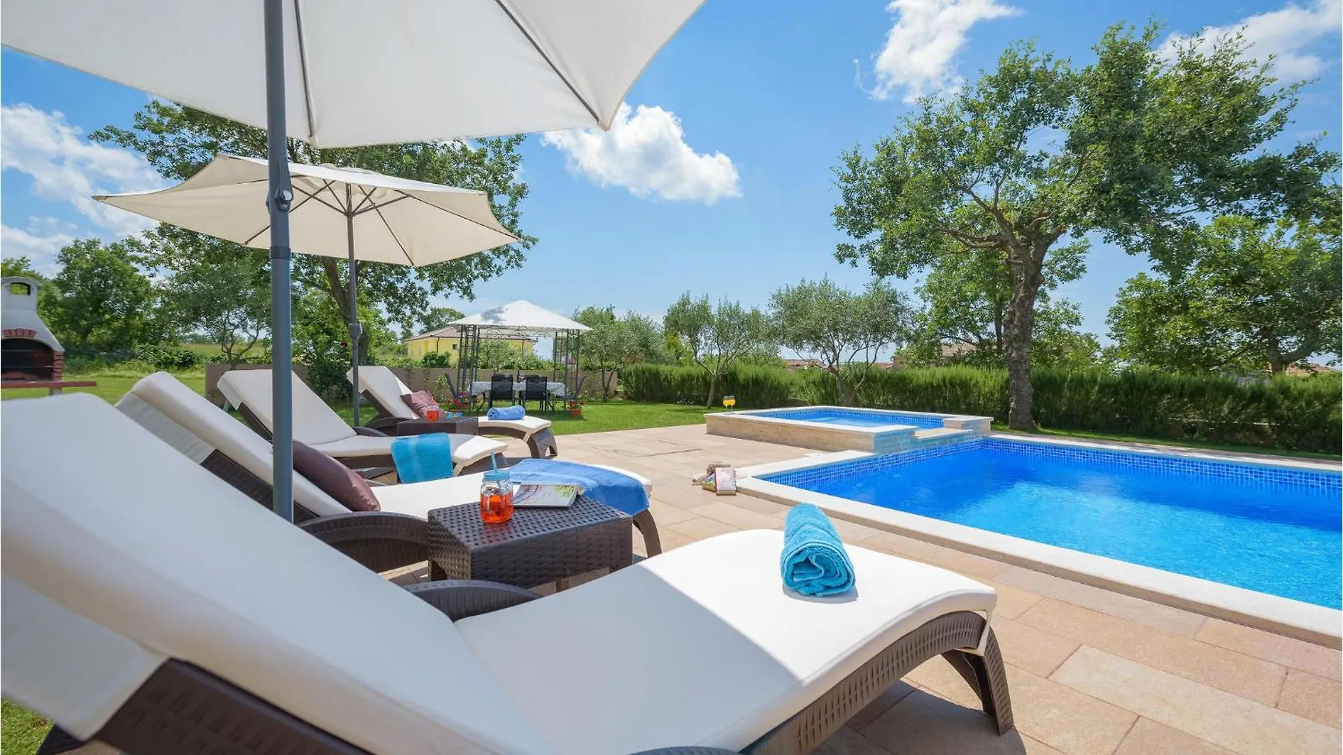 Two-Bedroom Holiday Home In Tinjan