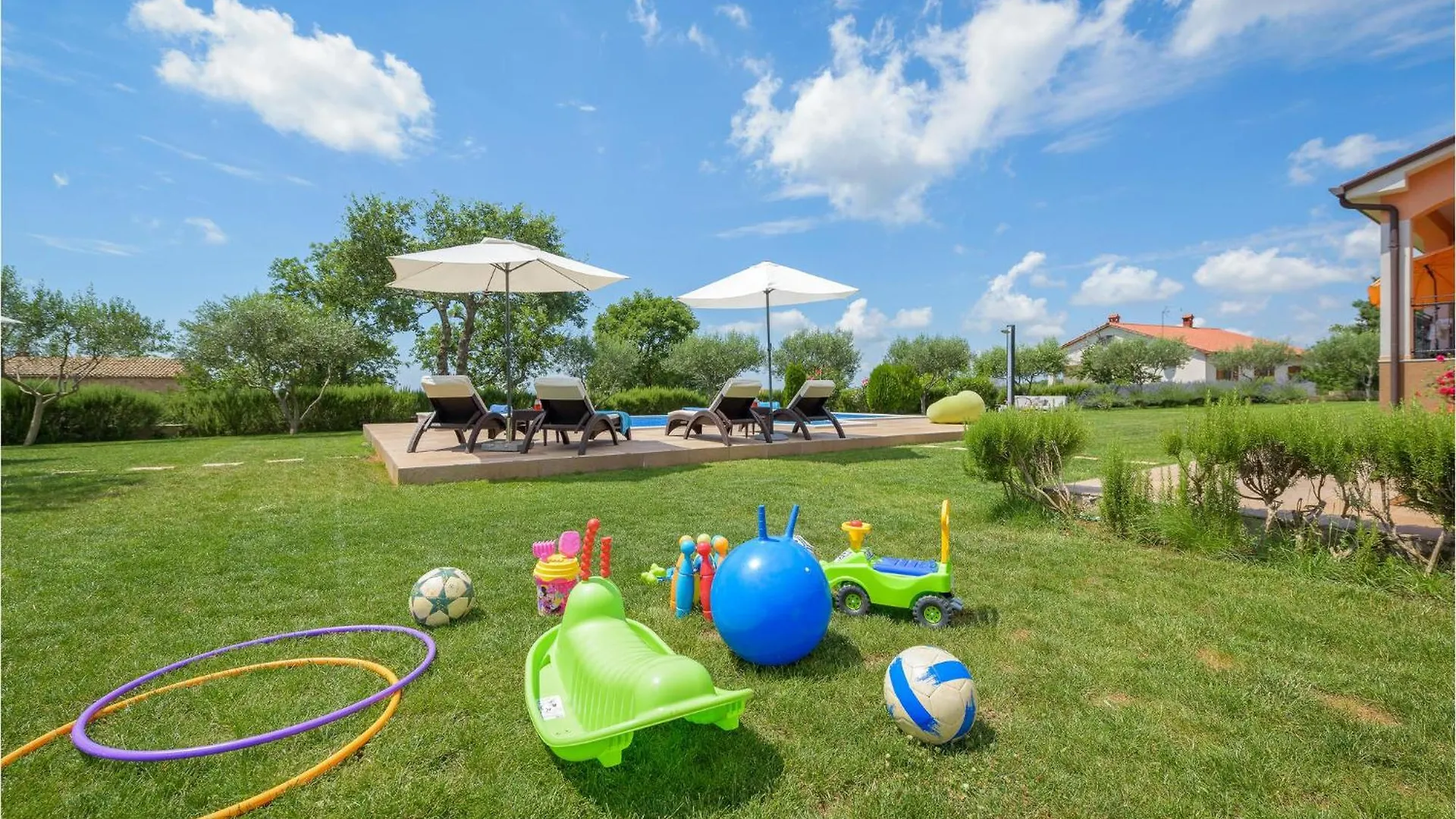 Two-Bedroom Holiday Home In Tinjan