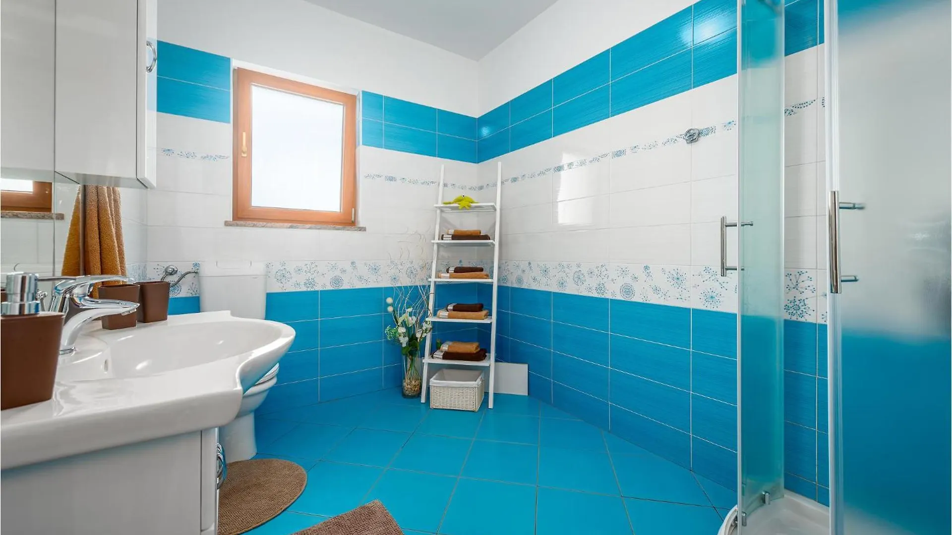Two-Bedroom Holiday Home In Tinjan 0*,  Croatia