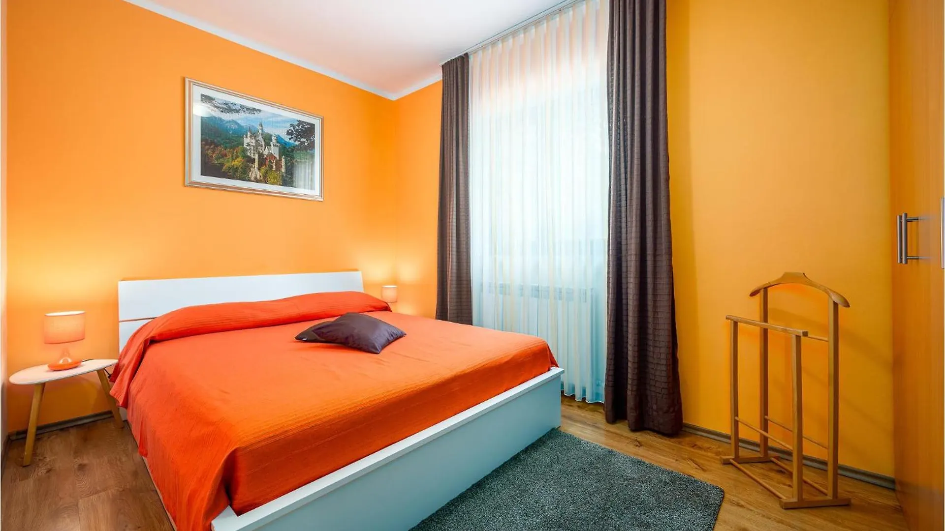 Two-Bedroom Holiday Home In Tinjan Croatia