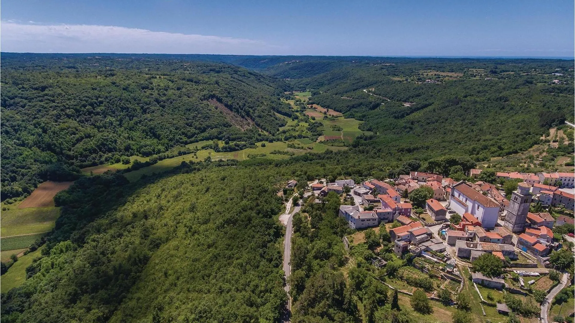 Two-Bedroom Holiday Home In Tinjan