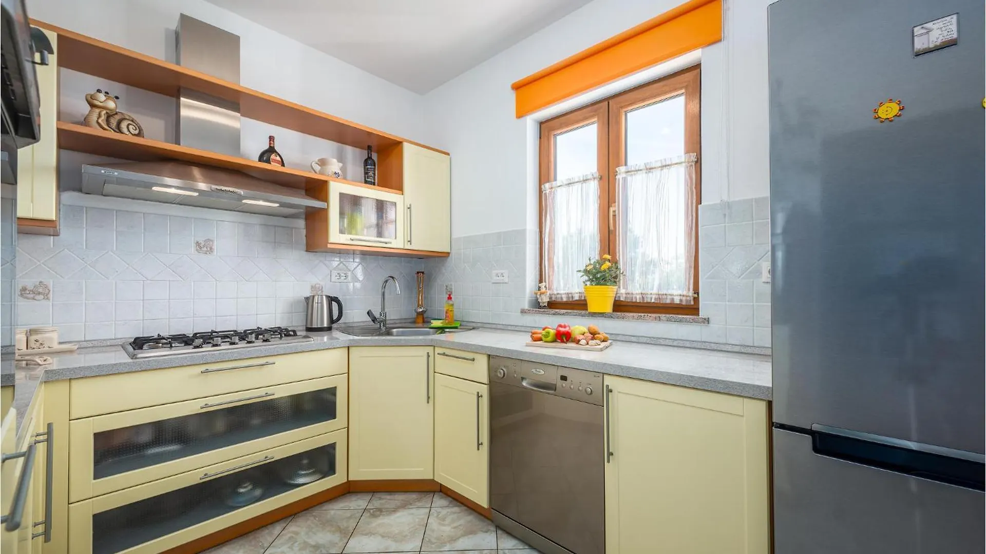 Two-Bedroom Holiday Home In Tinjan