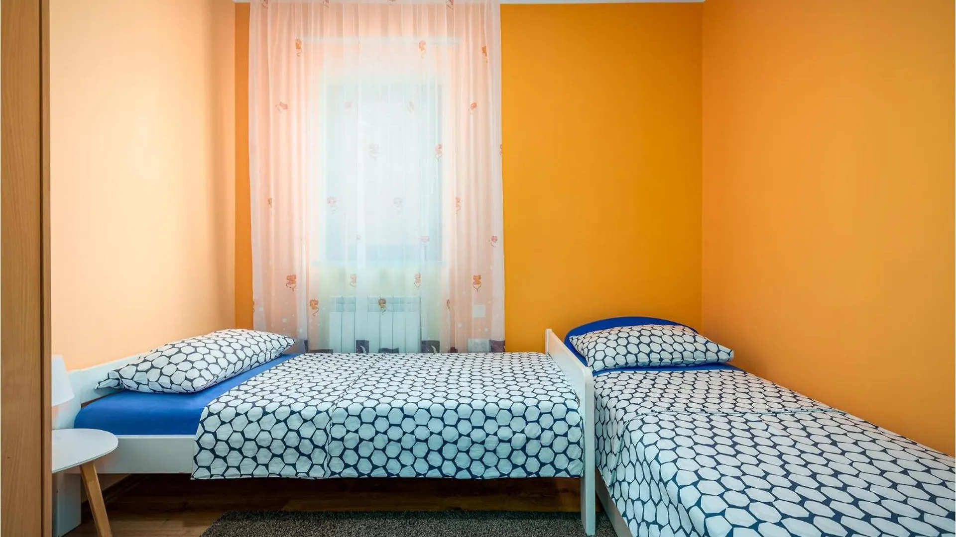 Two-Bedroom Holiday Home In Tinjan Croatia