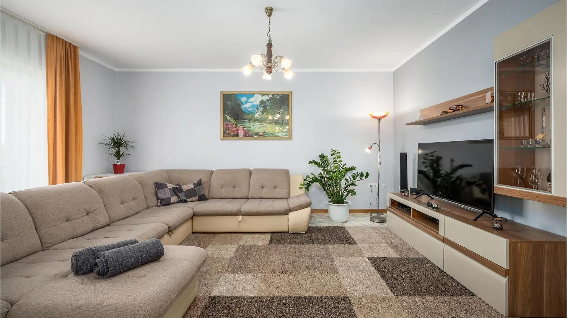 Two-Bedroom Holiday Home In Tinjan