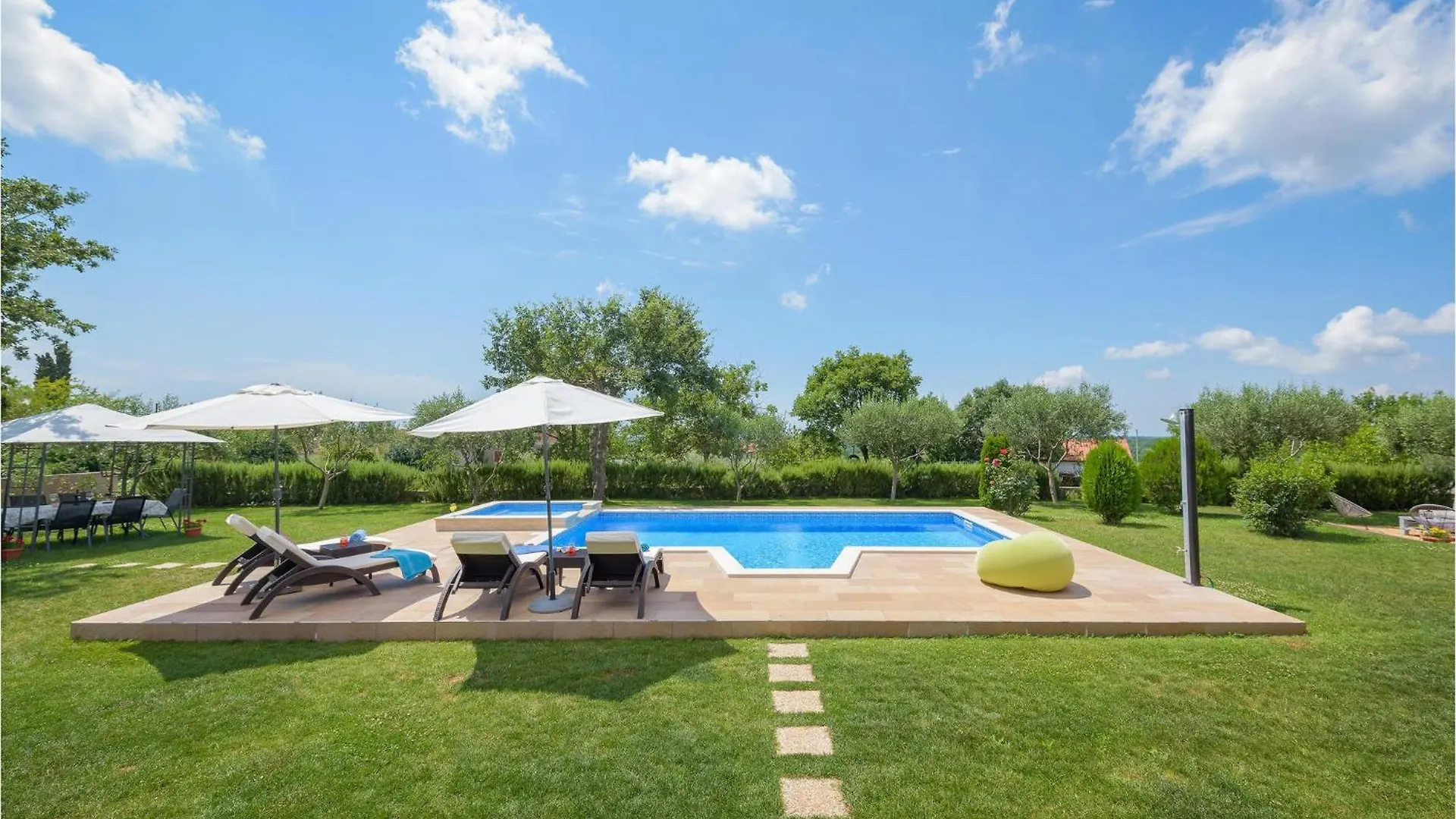 Two-Bedroom Holiday Home In Tinjan
