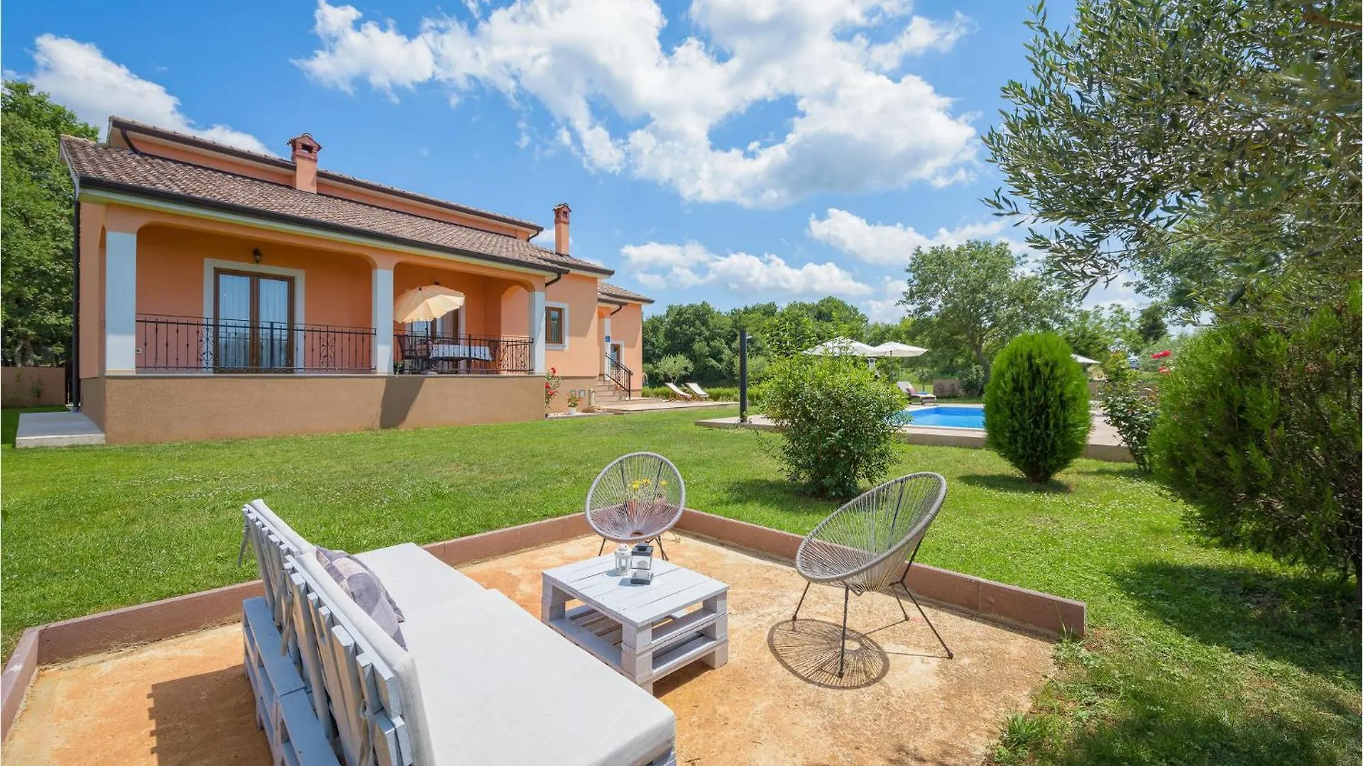 Two-Bedroom Holiday Home In Tinjan