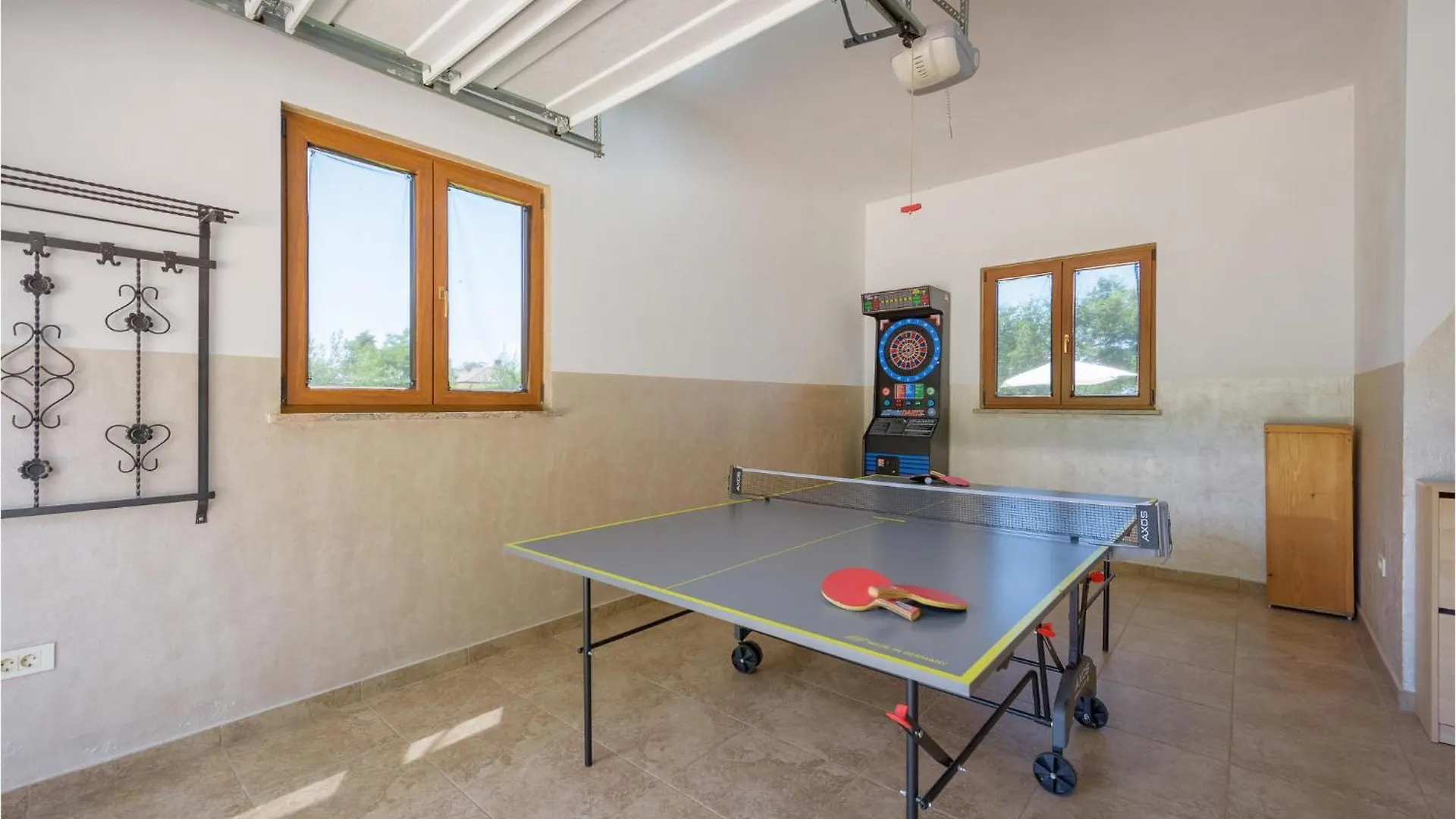 Two-Bedroom Holiday Home In Tinjan Croatia