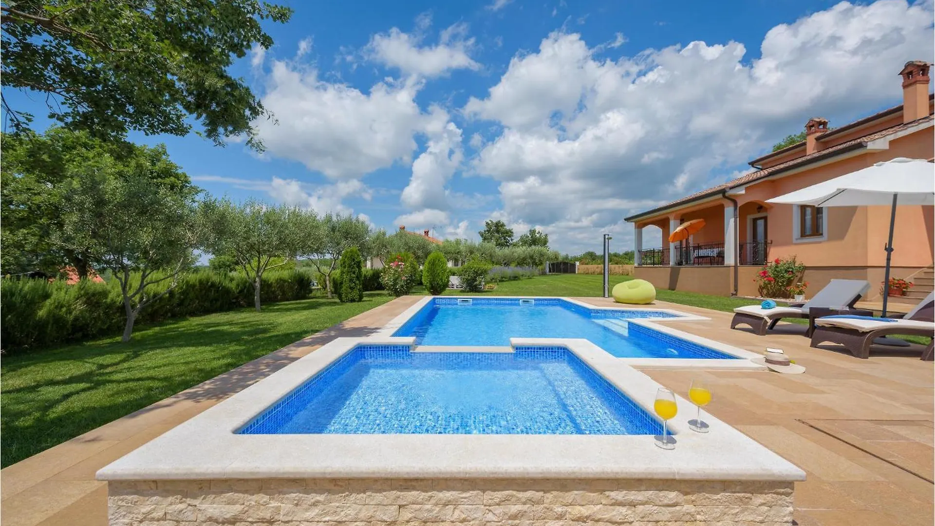 Two-Bedroom Holiday Home In Tinjan
